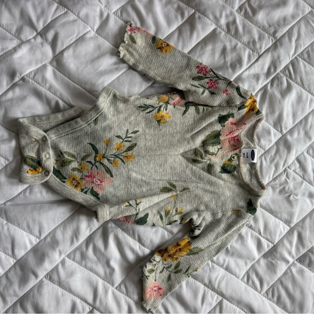 Old Navy Floral Long-Sleeve Baby Onesie 3-6 months
